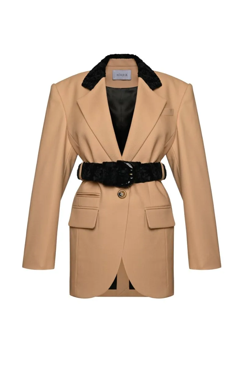 CAMEL BELTED BLAZER WITH FAUX FUR COLLAR