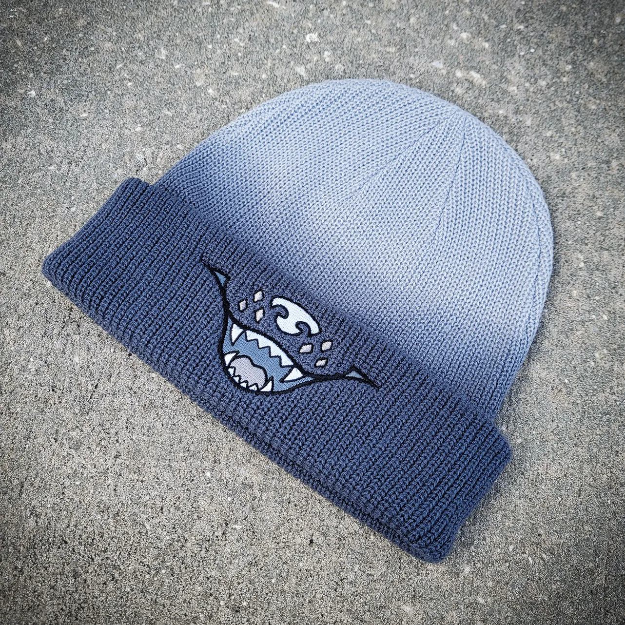 GREY GRADIENT MAW BEANIE