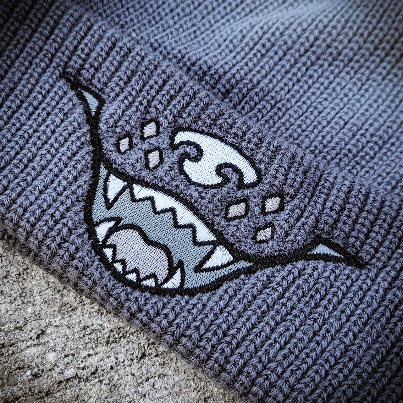 GREY GRADIENT MAW BEANIE