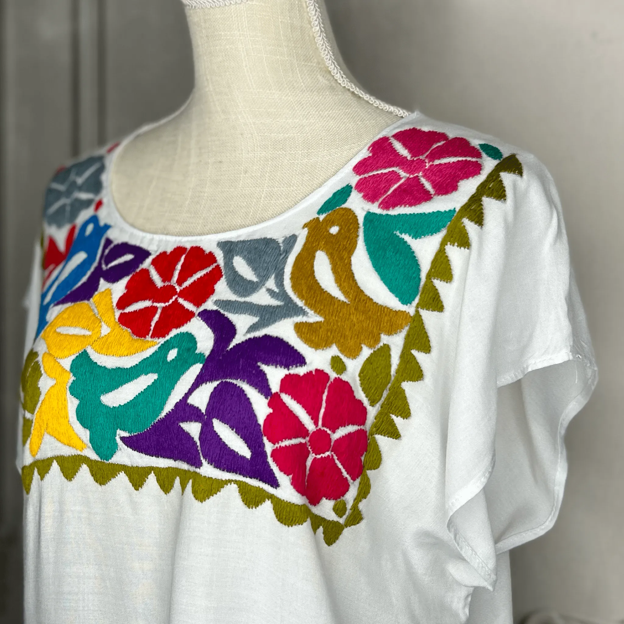 Jalapa Mexican Blouse - Neck Detail