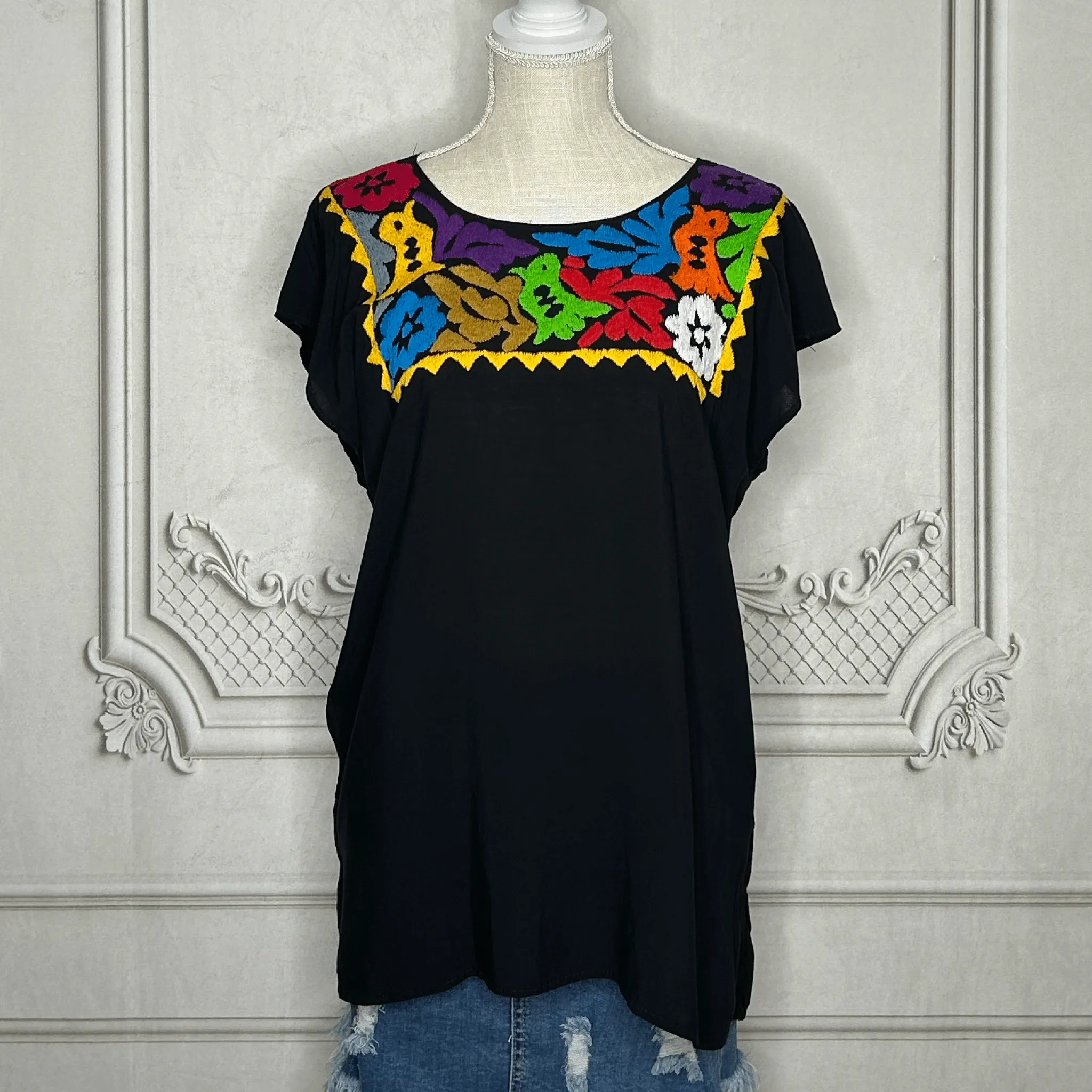 Jalapa Mexican Blouse - Neck Detail