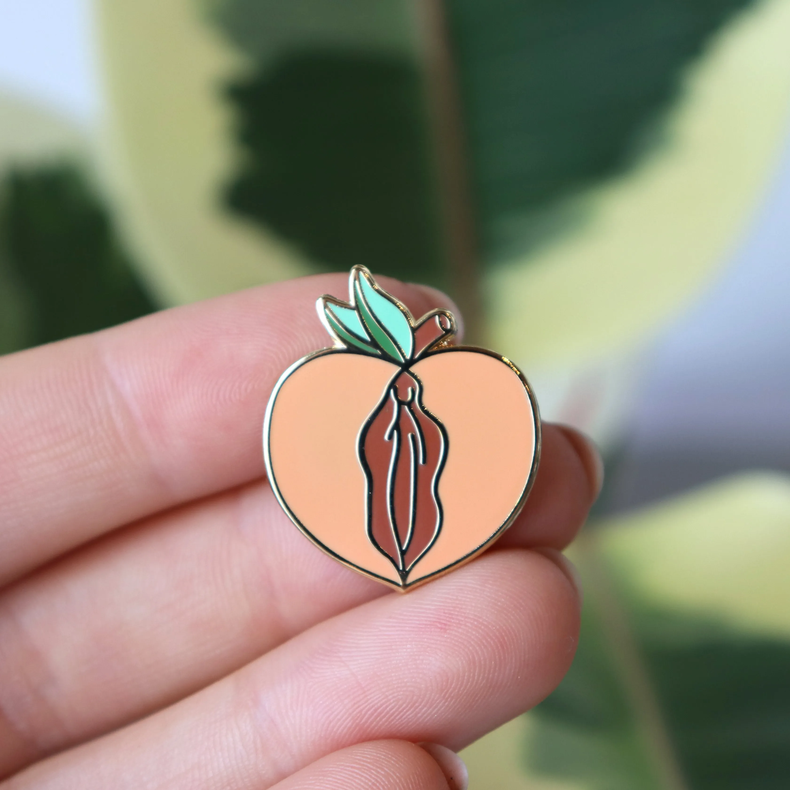 Peach (Pussy) Enamel Pin