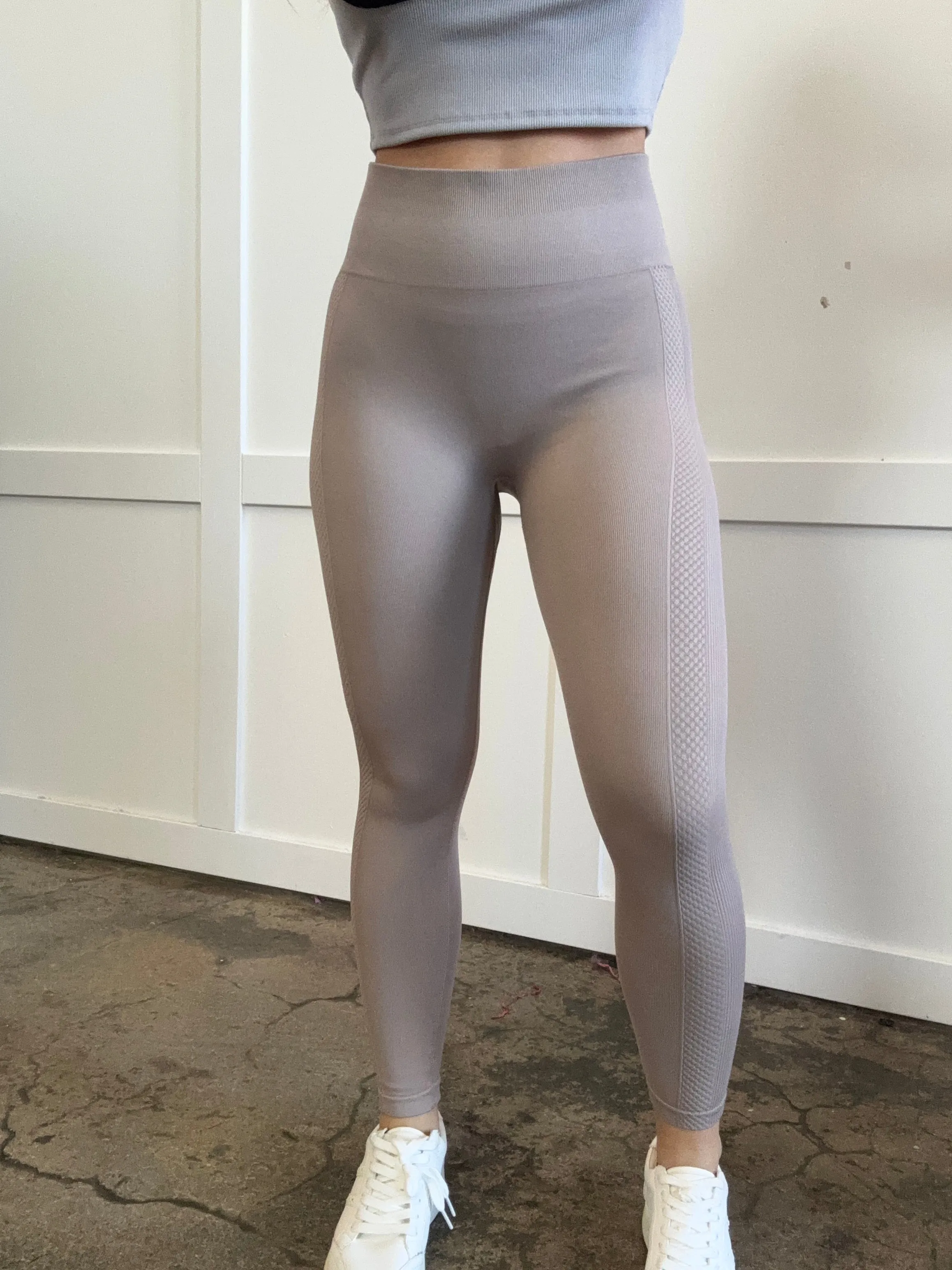 PREORDER: Solid High Rise Active Leggings