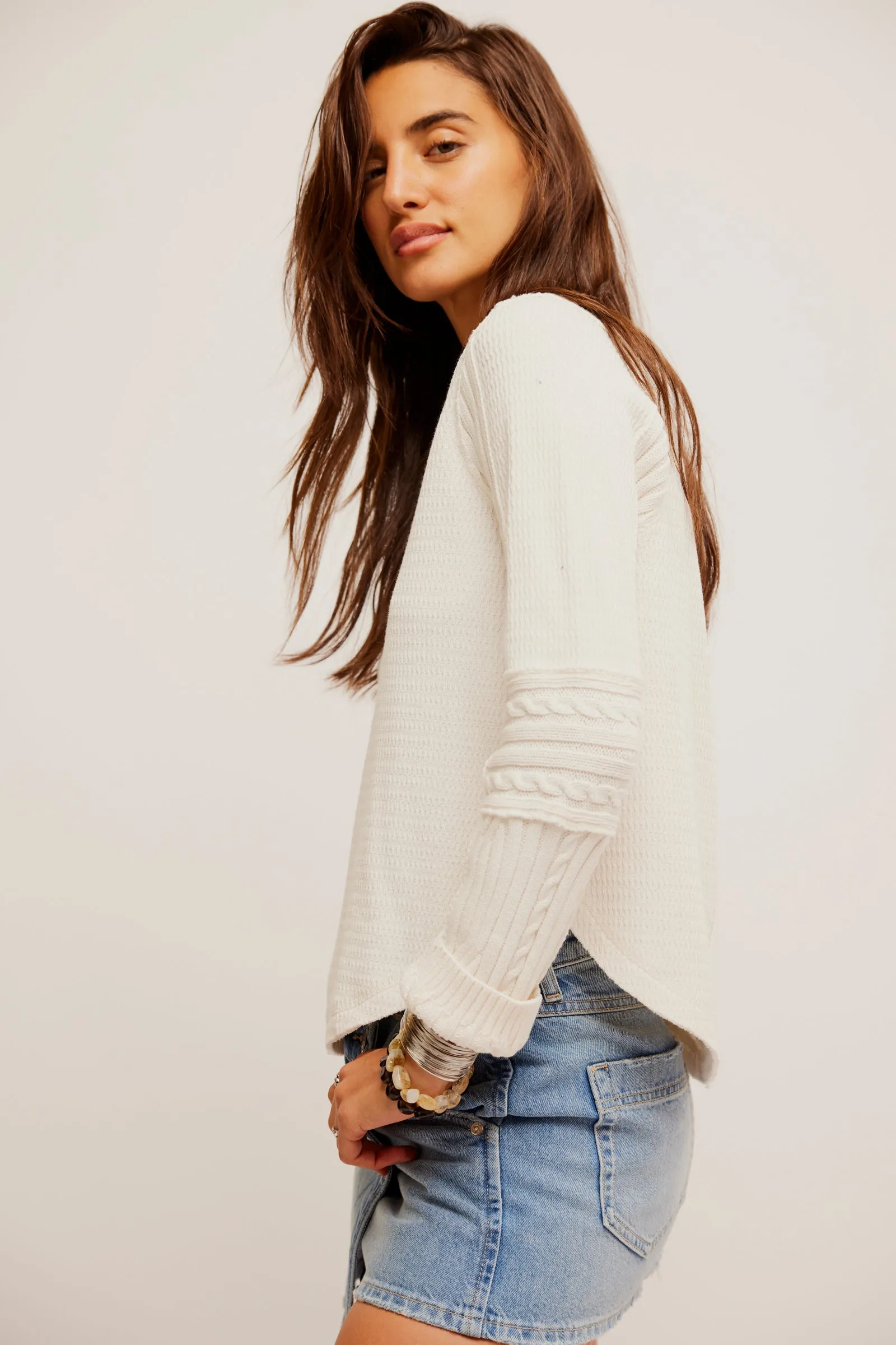 Swinging Cable Cuff Top Ivory